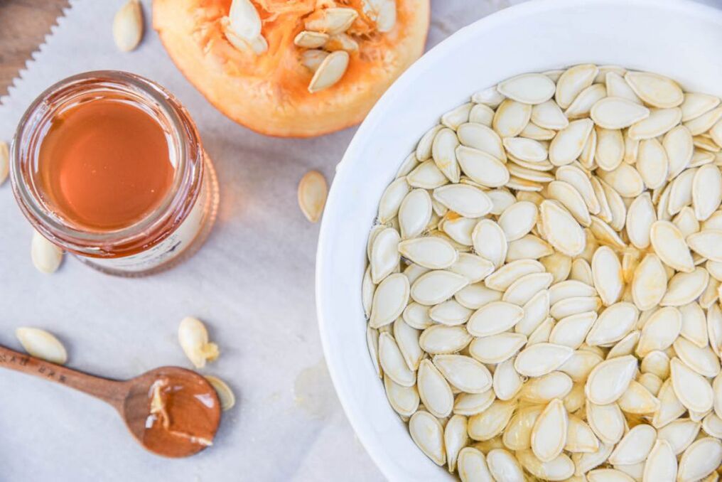 miel et graines de citrouille pour la prostatite